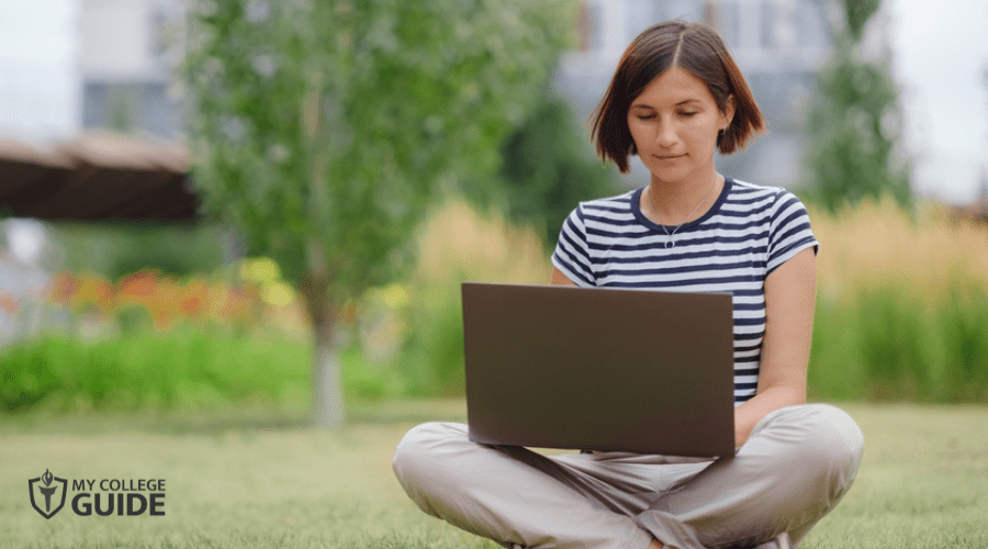female student taking online bachelors degree in University of Ohio