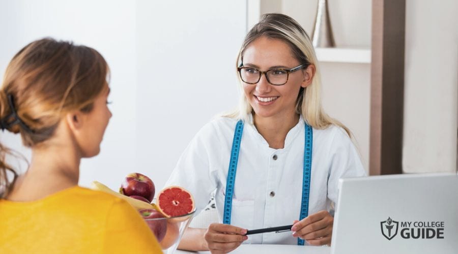 Dietician discussing with her client