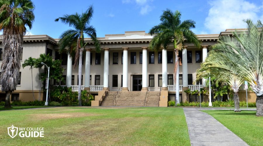 University in Hawaii offering Online Colleges