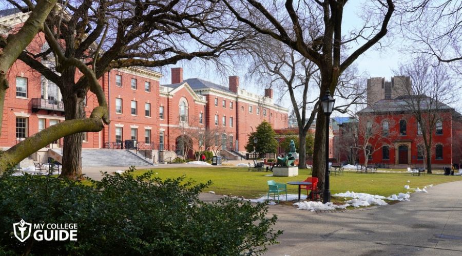 University offering Online Degrees in Rhode Island