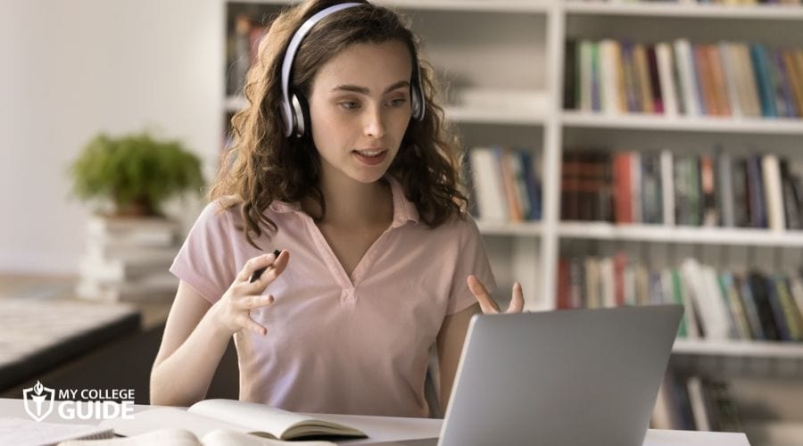 student taking online classes for her teaching degree