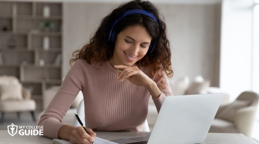 student earning her master's online